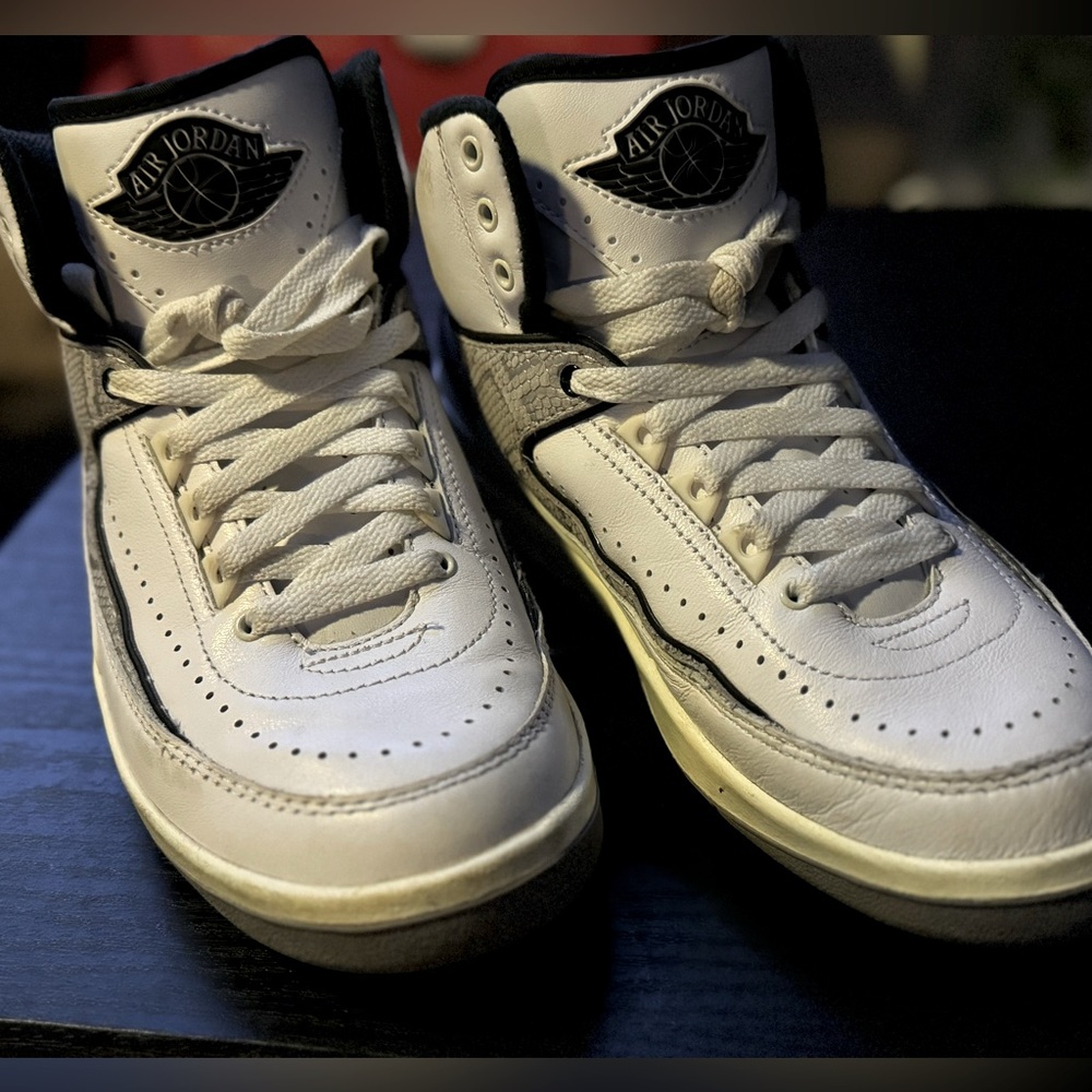 Air Jordan boys shoes size 5.5y